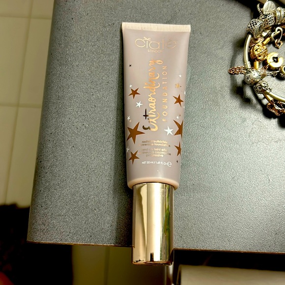 I ate London Foundation - 50ml Walnut - Picture 1 of 2